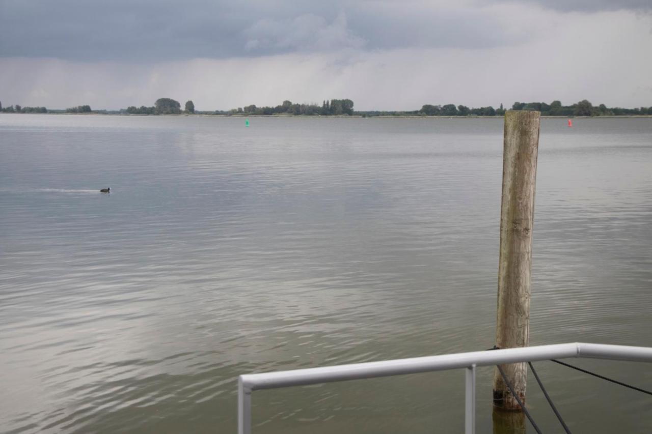 Houseboat Uitzicht Over Veluwemeer, Natuurlokatie, Prachtige Vergezichten Biddinghuizen Kültér fotó